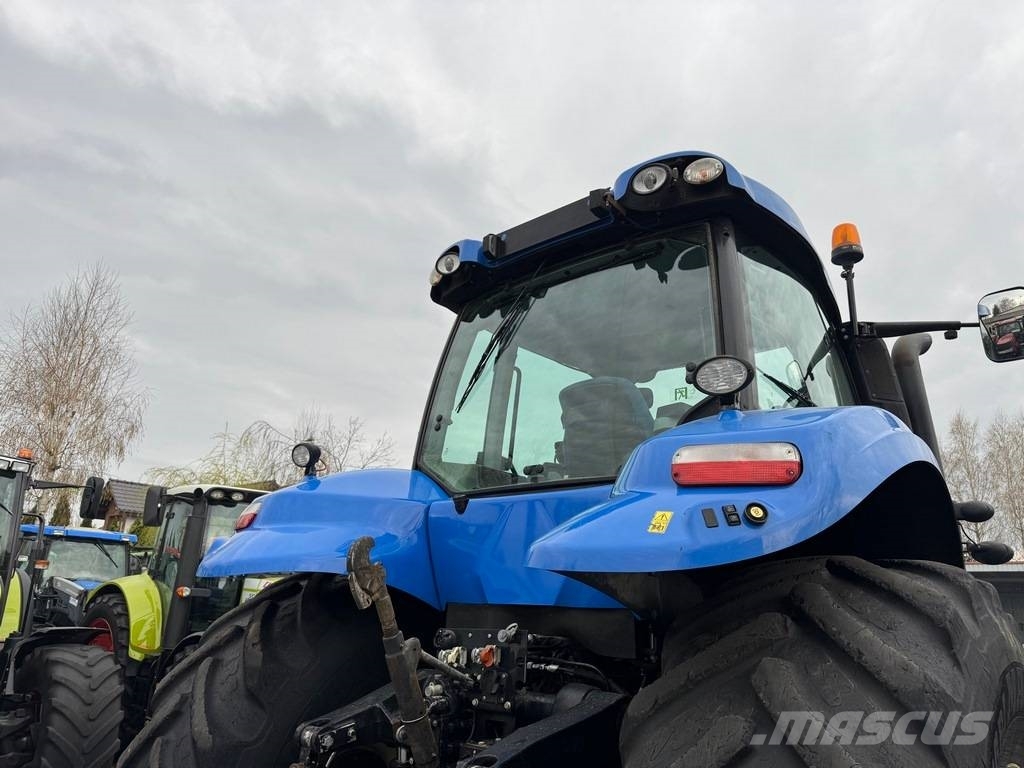 New Holland T8.330 ULTRA COMMAND Traktorid