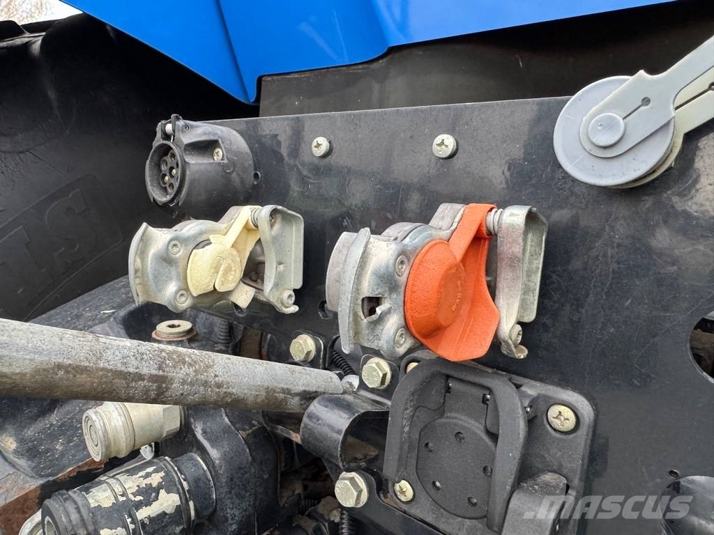 New Holland T8.330 ULTRA COMMAND Traktorid