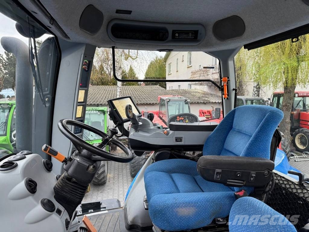 New Holland T8.330 ULTRA COMMAND Traktori
