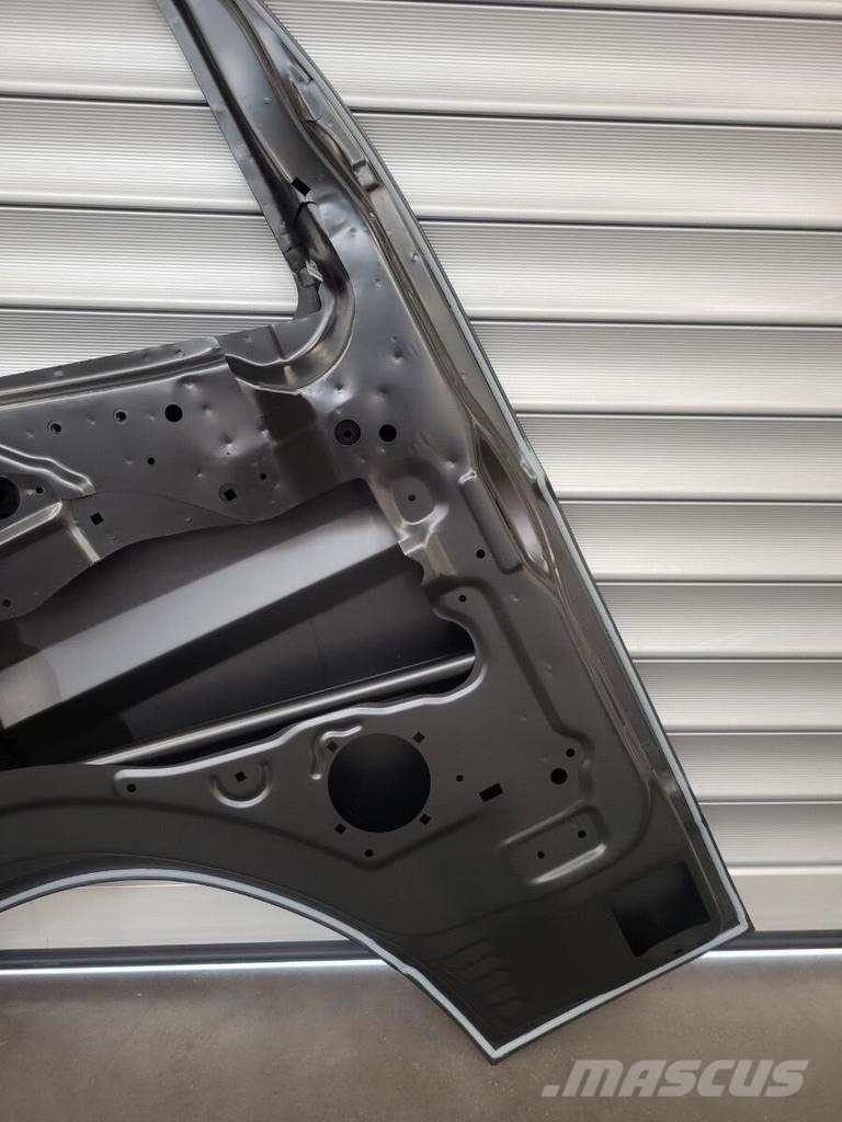 Mitsubishi Fuso " S " LH SIDE 2014 - 2021 Other components