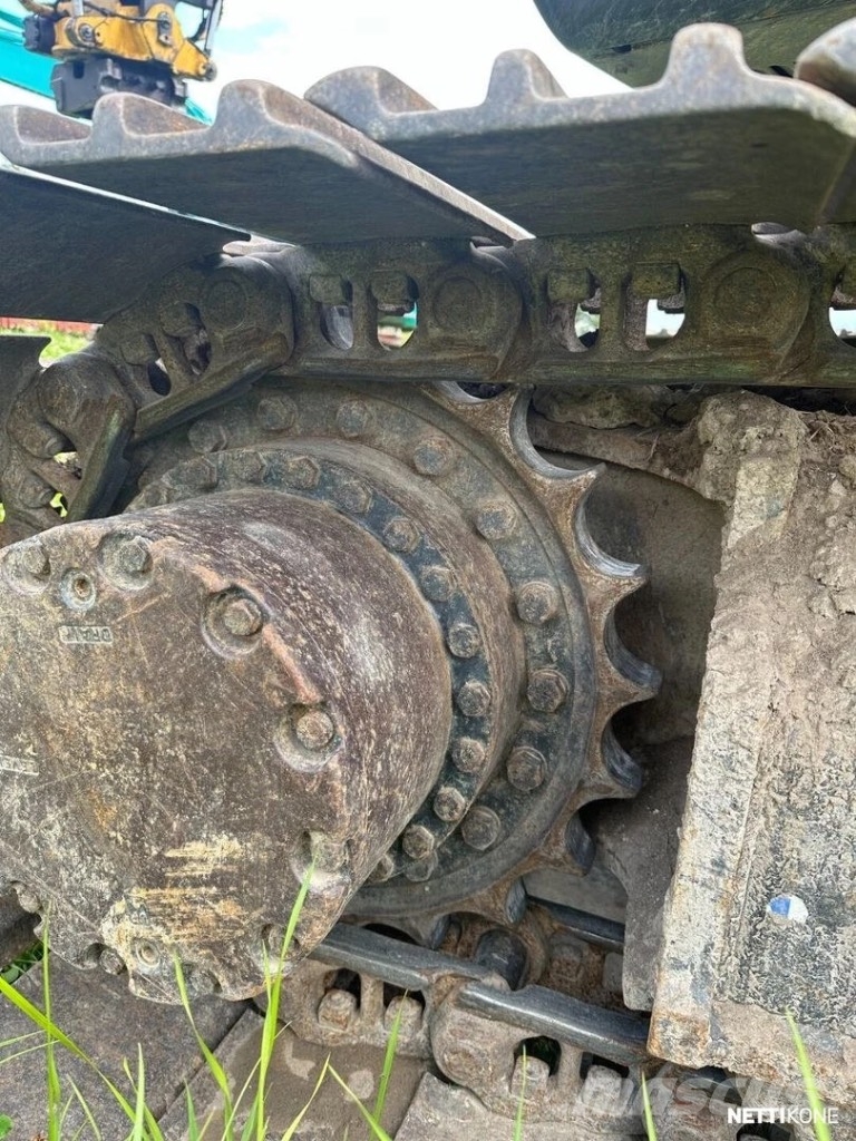 Hitachi ZX 225 US LC-6 حفارات زحافة