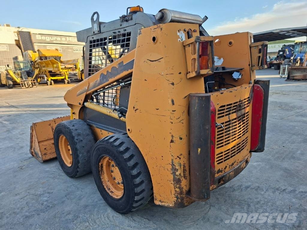 CASE 420 Skid steer loaders
