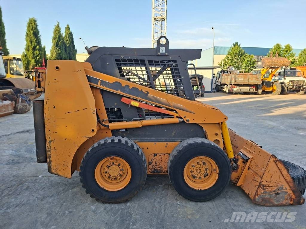CASE 420 Skid steer loaders