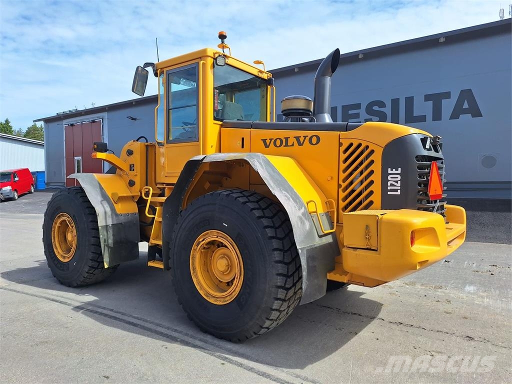 Volvo L120E UUDET RENKAAT Pyöräkuormaajat