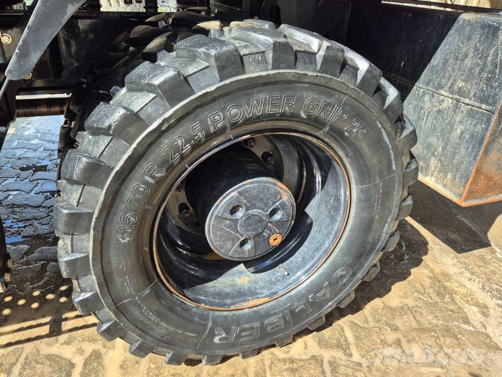 Hitachi ZX 180 W-7 حفارات بعجل