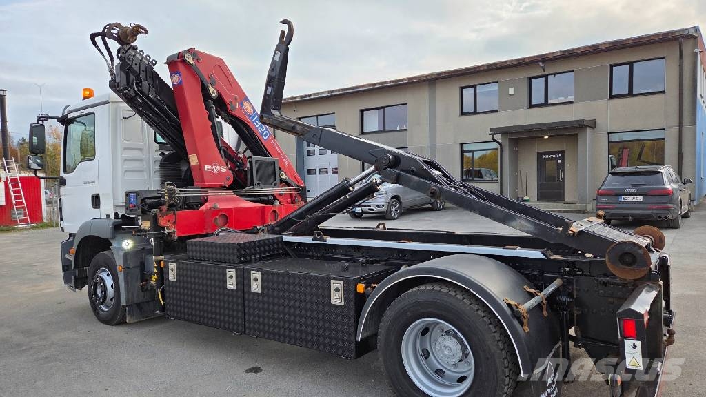 MAN TGM 15.290 4x2 HMF 1320K5 + 4x container Hakowce