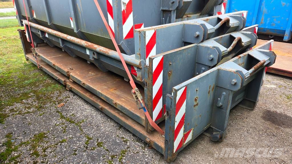 MAN TGM 15.290 4x2 HMF 1320K5 + 4x container Hakowce