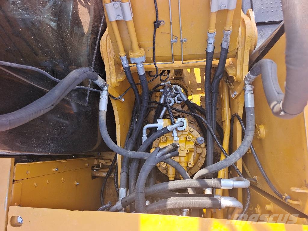 CAT 320D2L 3000 units excavators in stock Bagri goseničarji