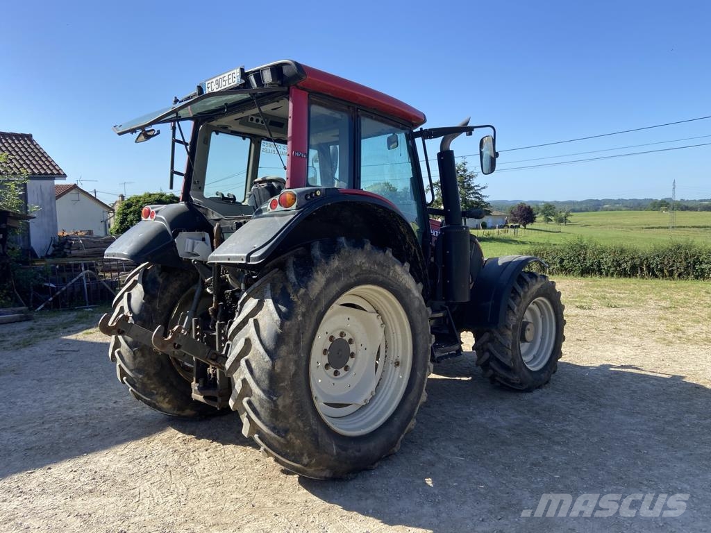 Valtra N113H5 Tractors