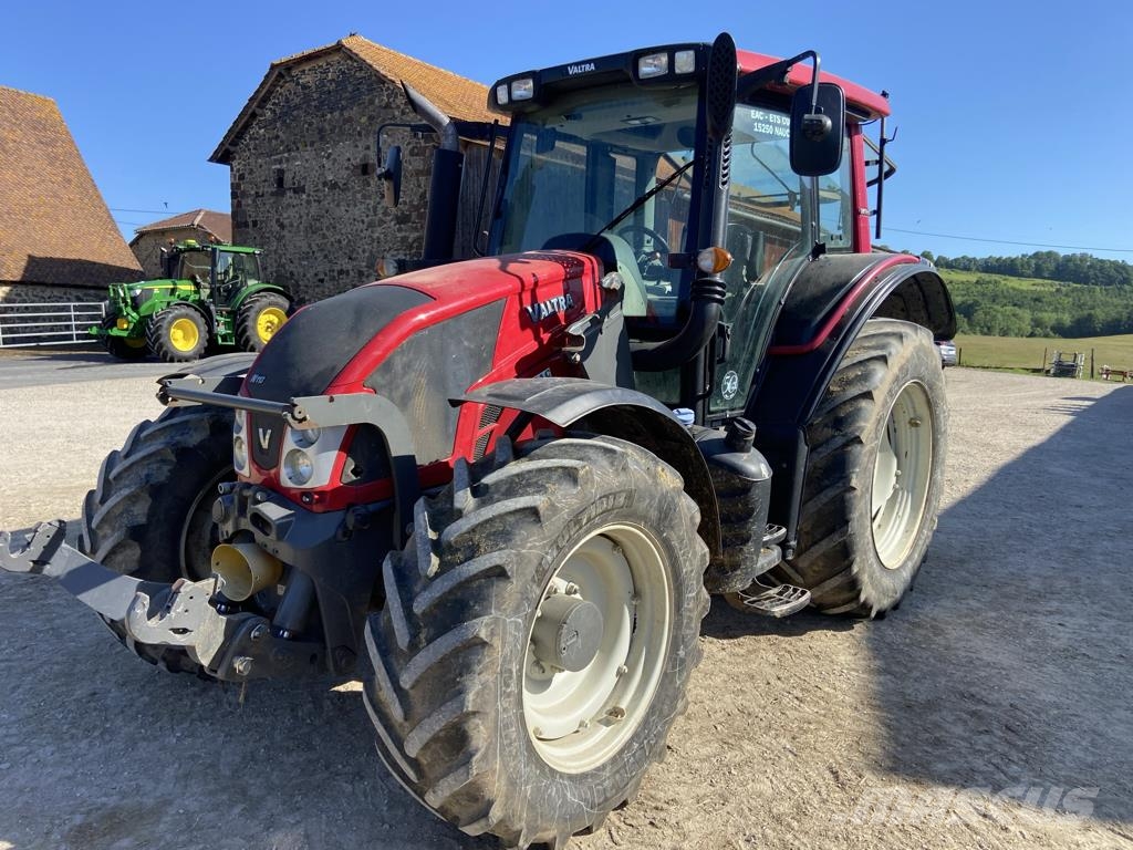Valtra N113H5 トラクター