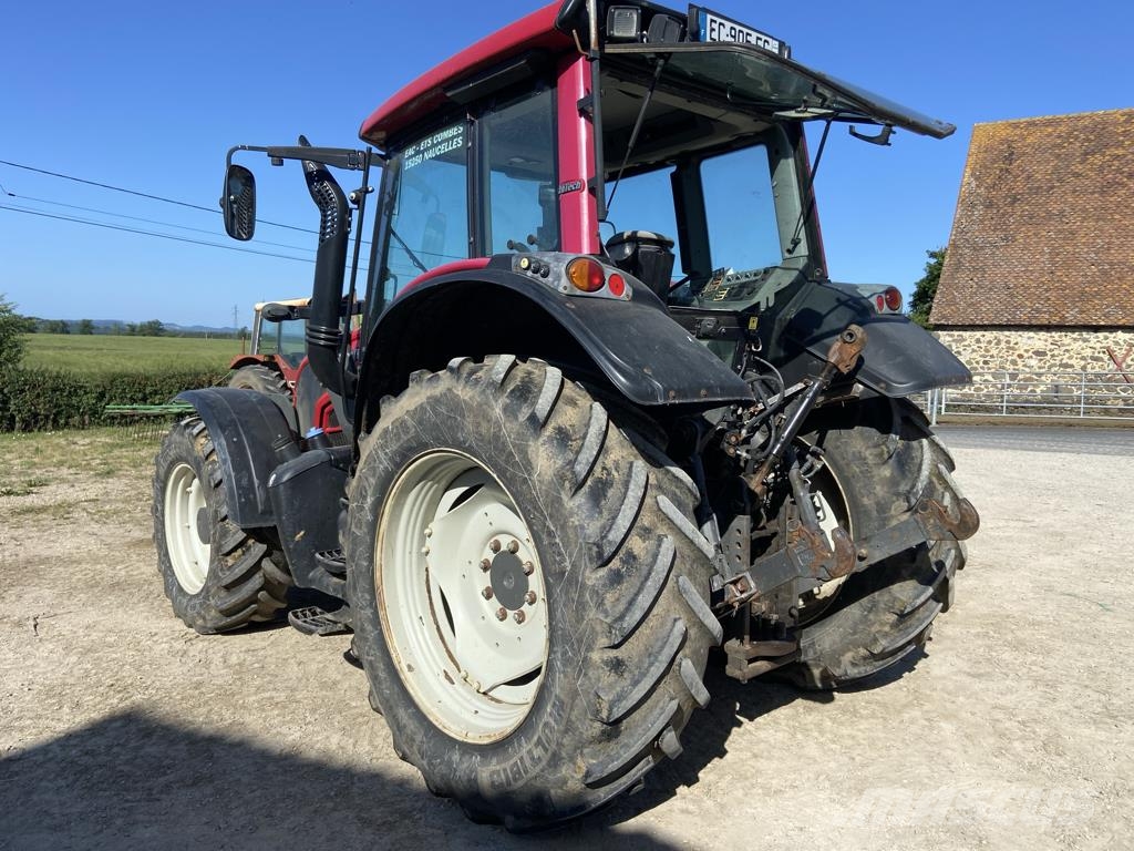Valtra N113H5 トラクター