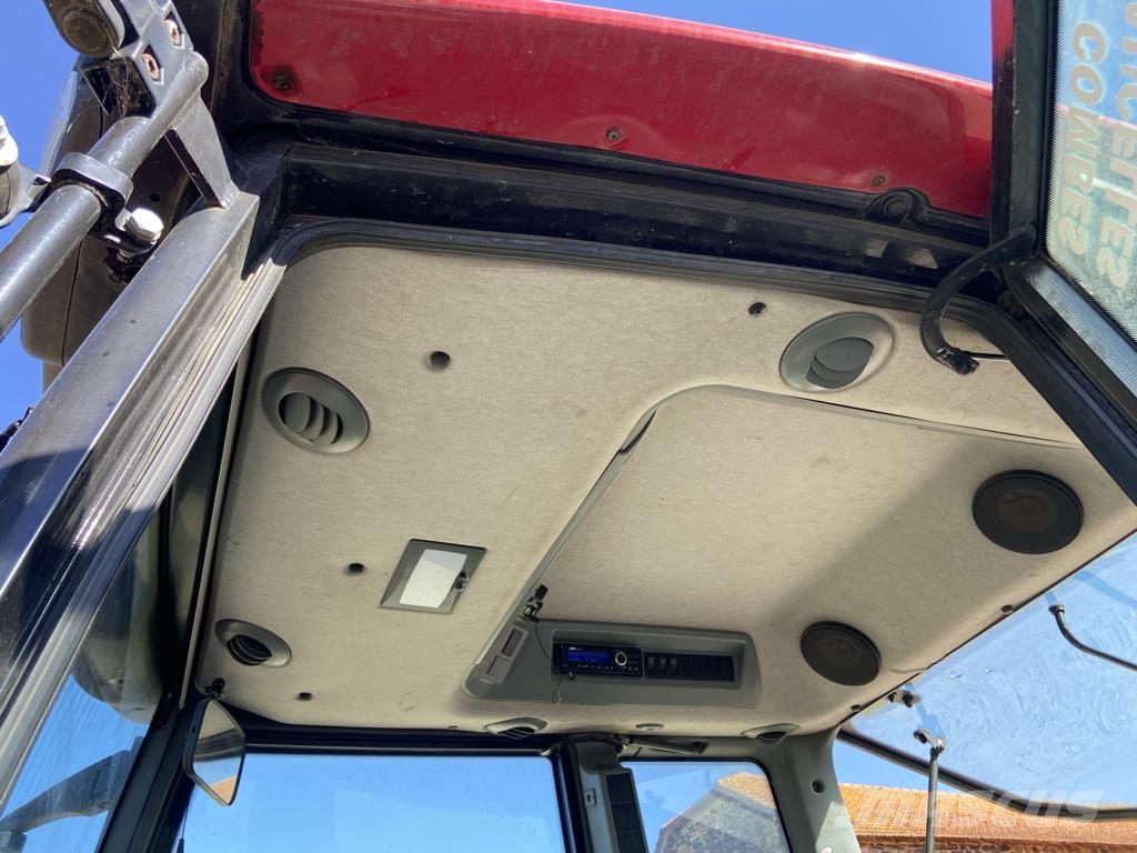Valtra N113H5 トラクター
