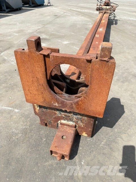 Casagrande USED MAST DRILL ملحقات وقطع غيار معدات الحفر