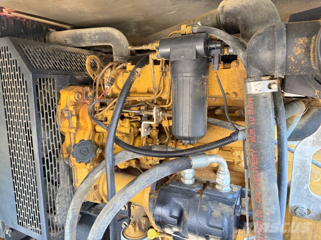 Sandvik QE340 - Caterpillar Engine / 2 Side Convey Sita