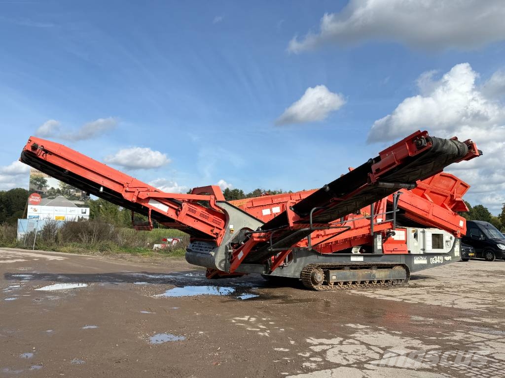 Sandvik QE340 - Caterpillar Engine / 2 Side Convey Sita