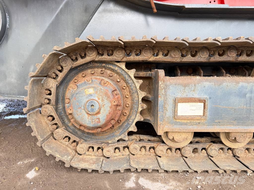 Sankvik QE340 - Caterpillar Engine / 2 Side Conveyors Crivos