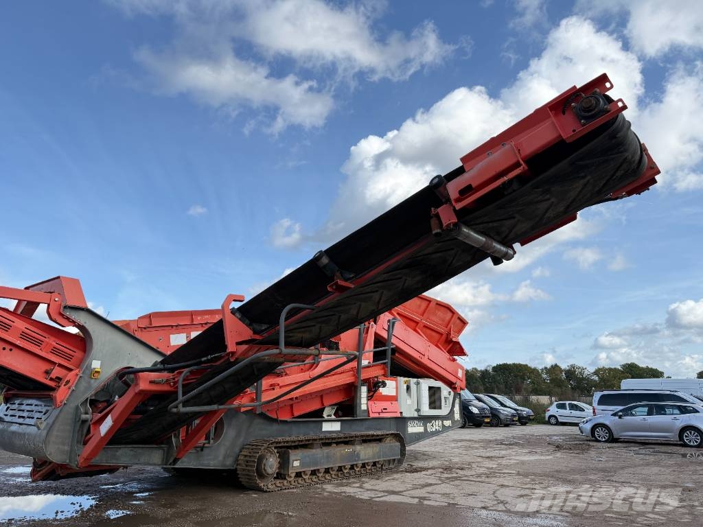 Sankvik QE340 - Caterpillar Engine / 2 Side Conveyors Crivos