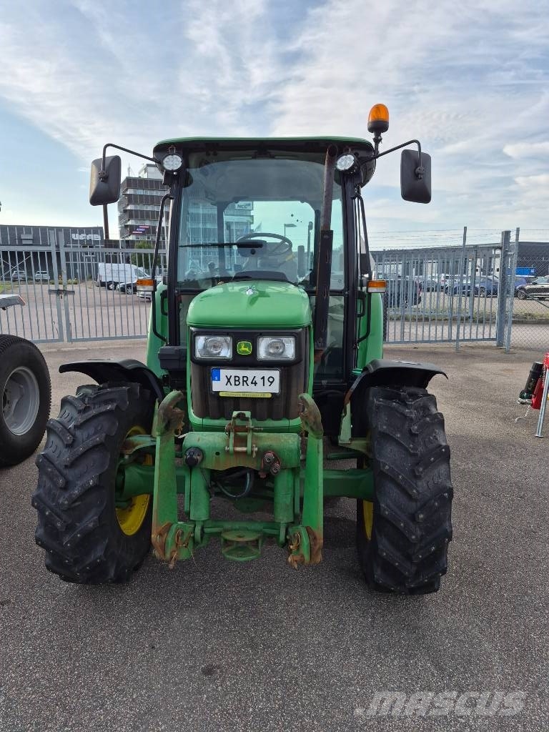 John Deere 5055 E Traktorid