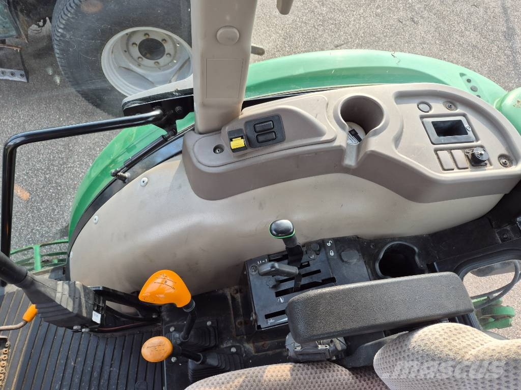 John Deere 5055 E Traktorid