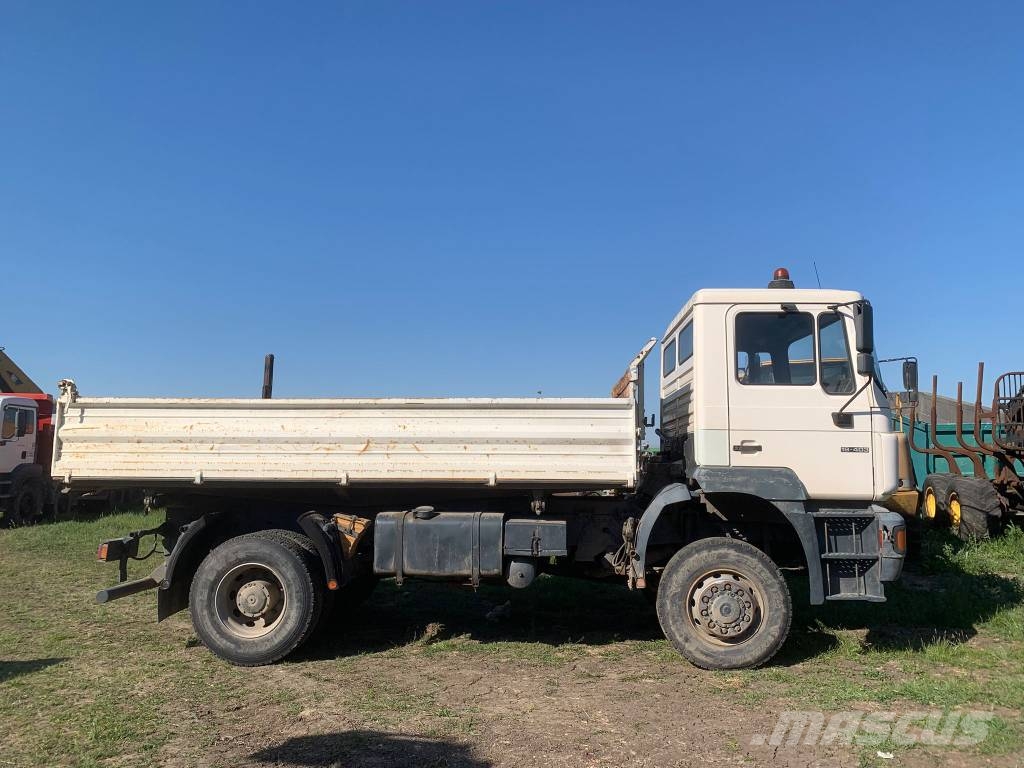 MAN F 2000 Camiones bañeras basculantes o volquetes
