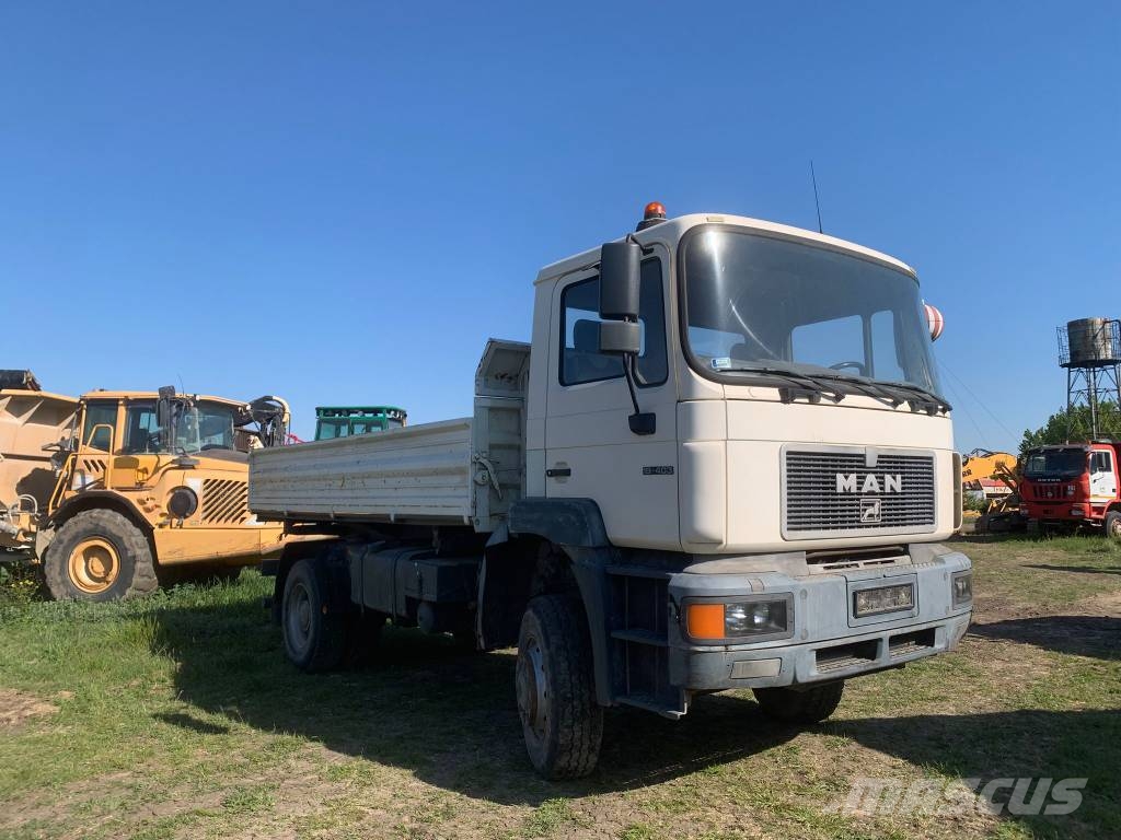 MAN F 2000 Camiones bañeras basculantes o volquetes