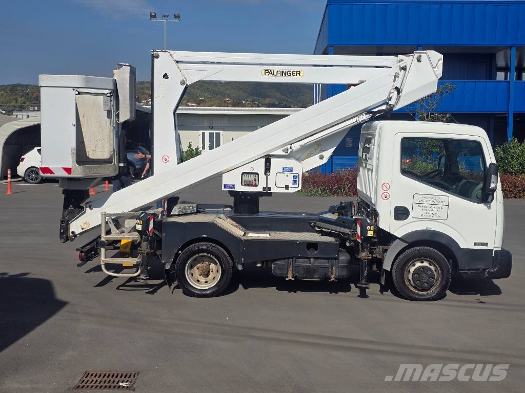 Nissan NT400 CABSTAR Plataformas aéreas montadas em caminhão