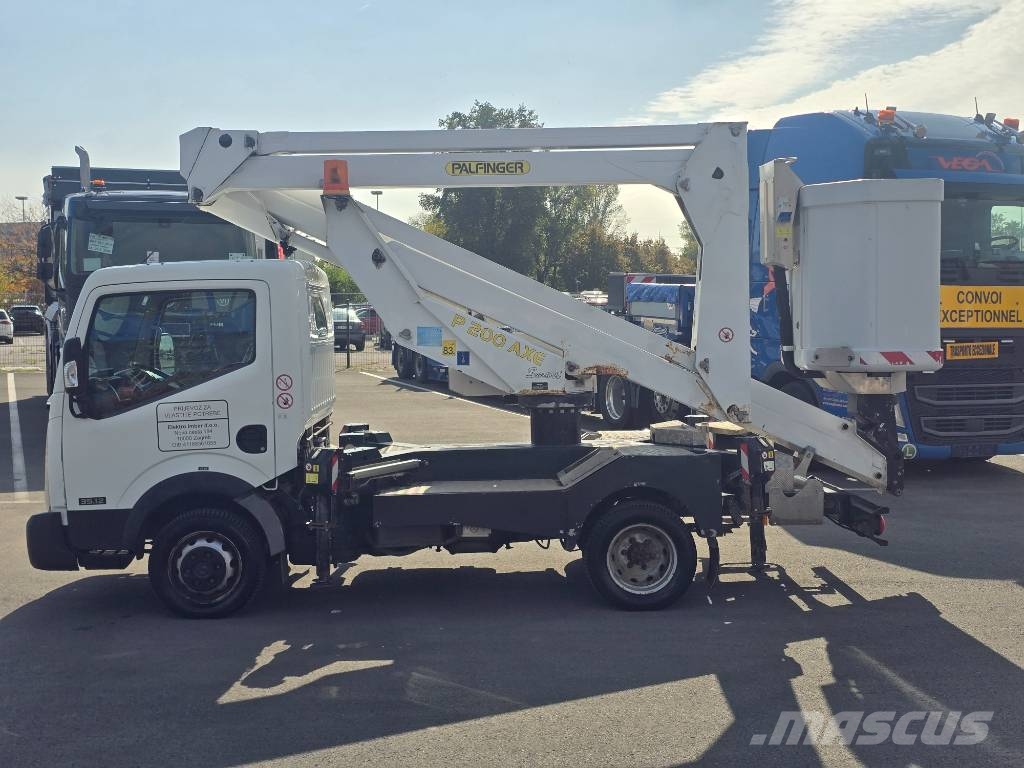 Nissan NT400 CABSTAR Plataformas aéreas montadas em caminhão