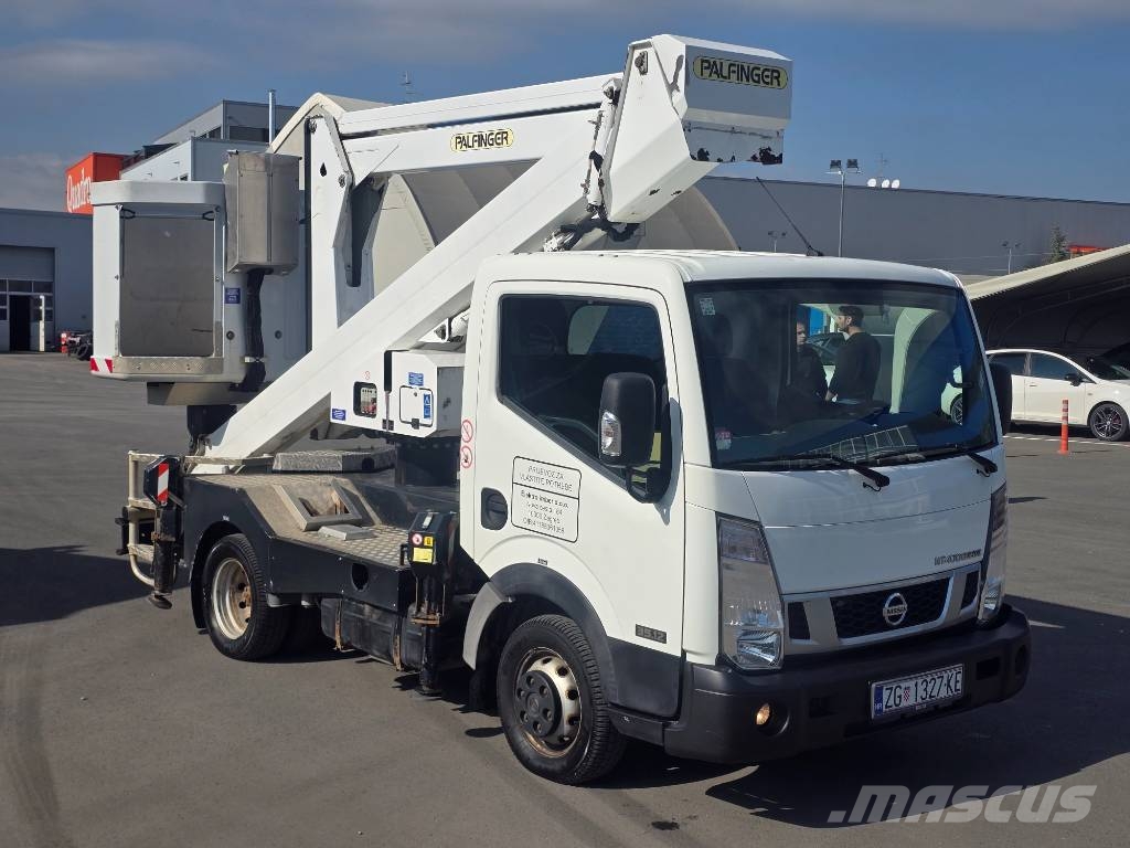 Nissan NT400 CABSTAR Plataformas aéreas montadas em caminhão