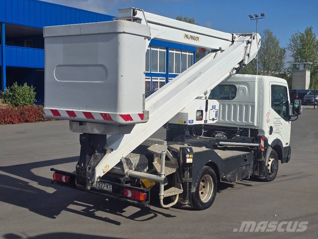 Nissan NT400 CABSTAR Plataformas aéreas montadas em caminhão
