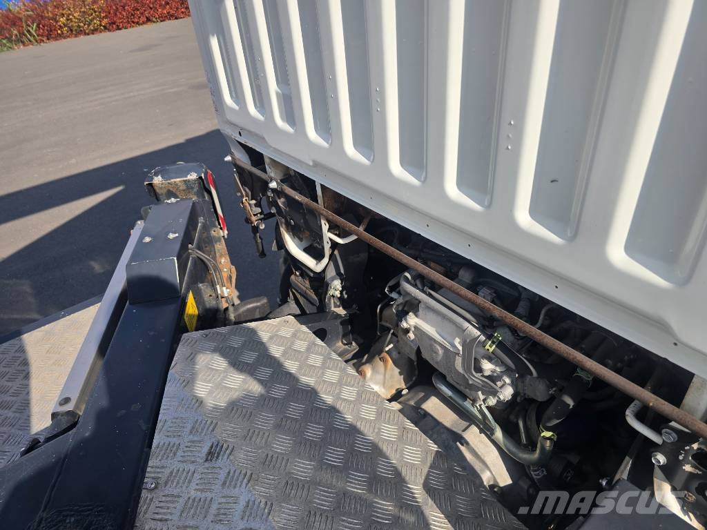 Nissan NT400 CABSTAR Plataformas aéreas montadas em caminhão
