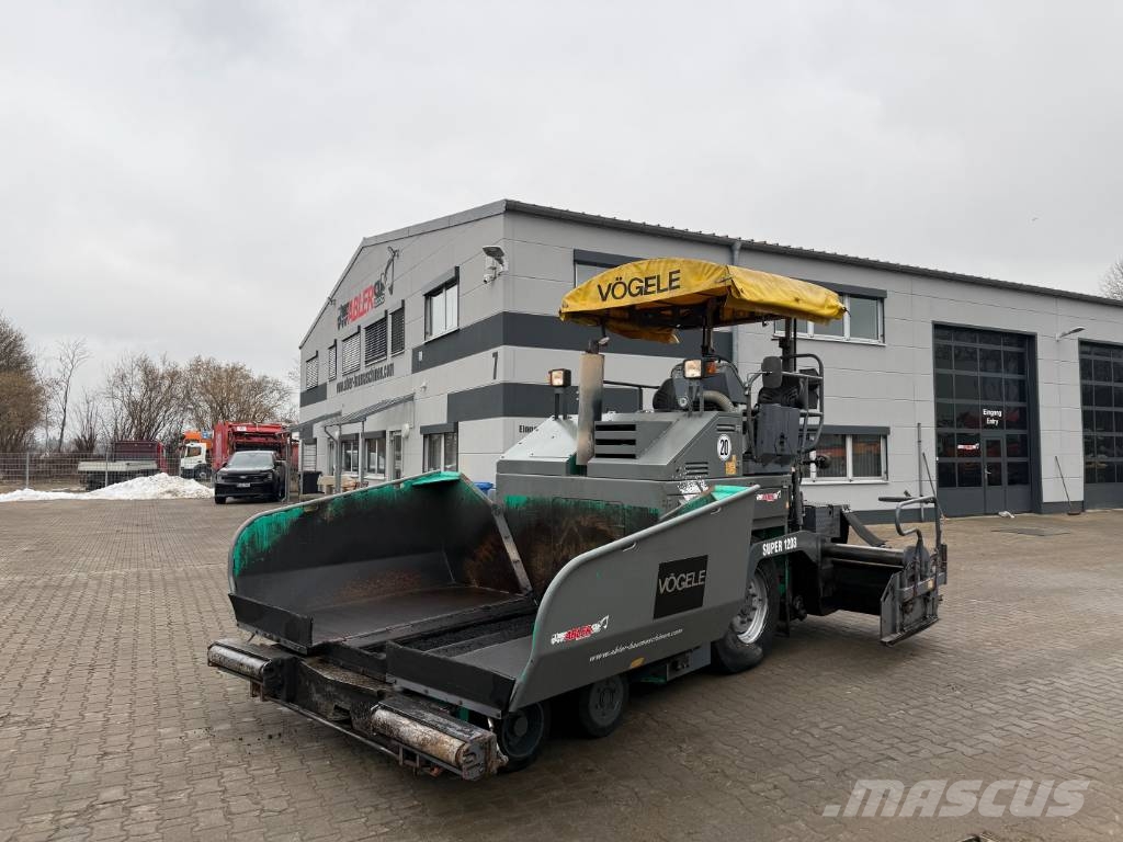 Vögele Super 1203 Fertiger mit Verbreiterungen 沥青摊铺机
