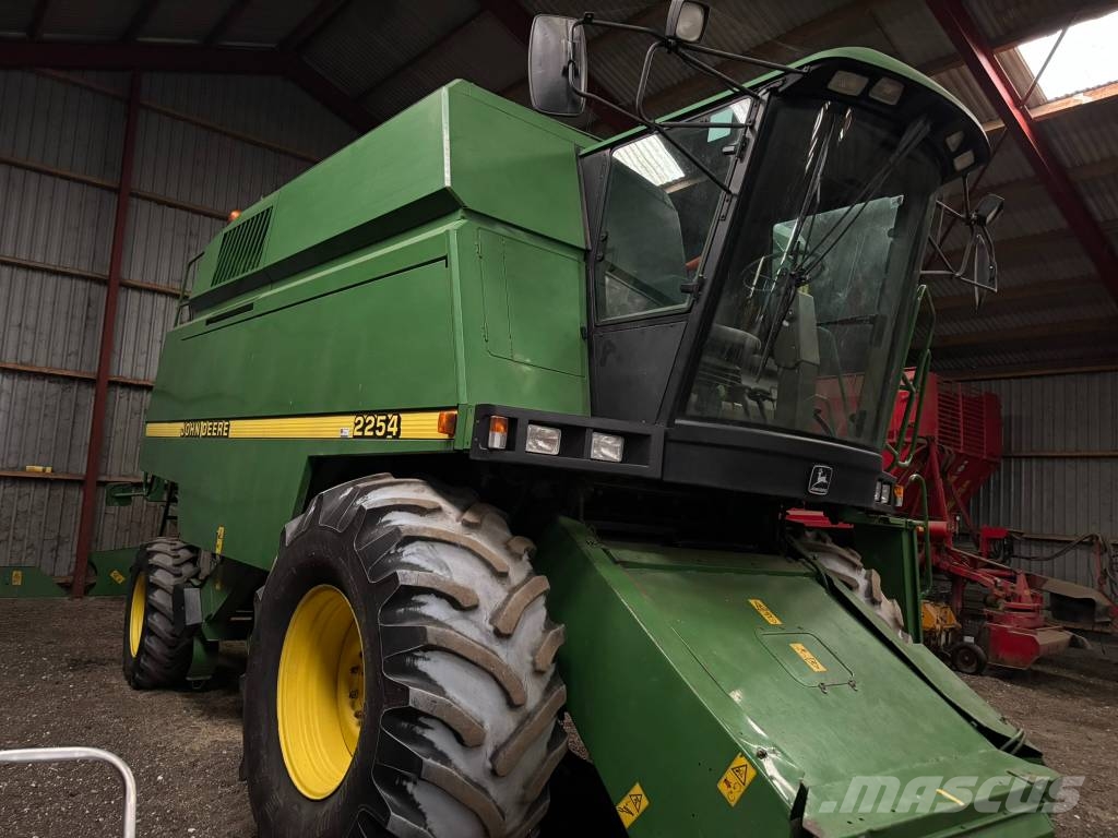 John Deere 2254 Θεριζοαλωνιστικές μηχανές