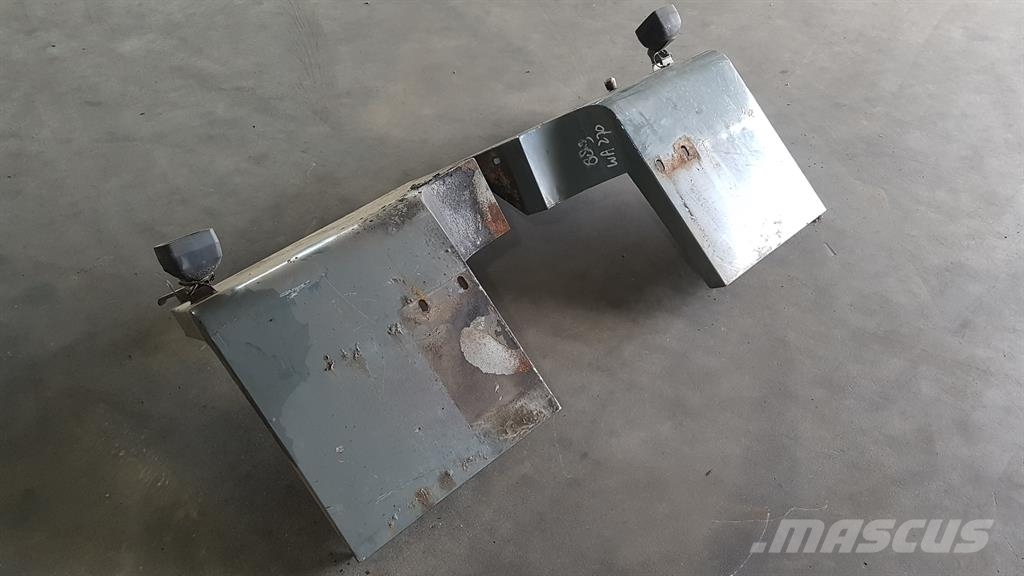 Komatsu WA 270 - 3 - Fender/Kotflügel/Spatbord 섀시 및 서스펜션