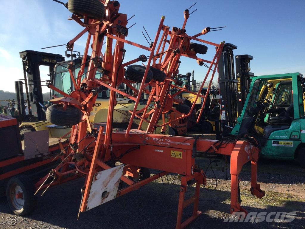 Kuhn GF 8501 TO Digidrive Rastrillos y henificadores