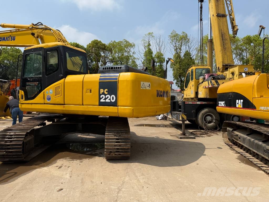 Komatsu PC 220 Εκσκαφείς με ερπύστριες