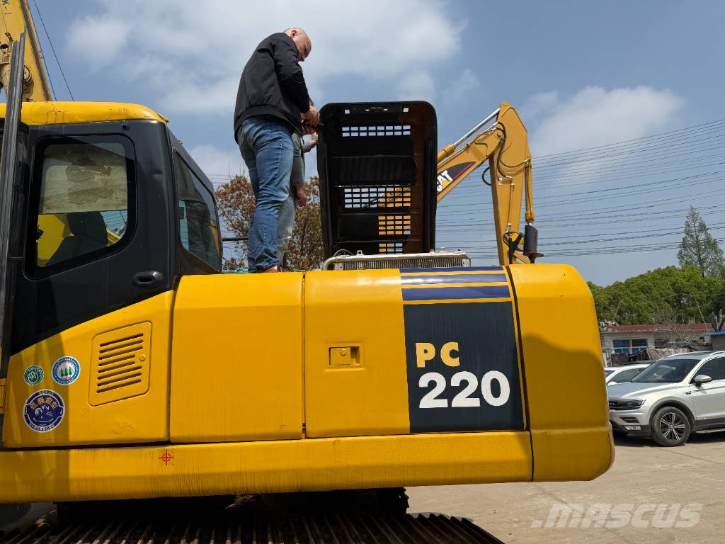 Komatsu PC 220 Εκσκαφείς με ερπύστριες
