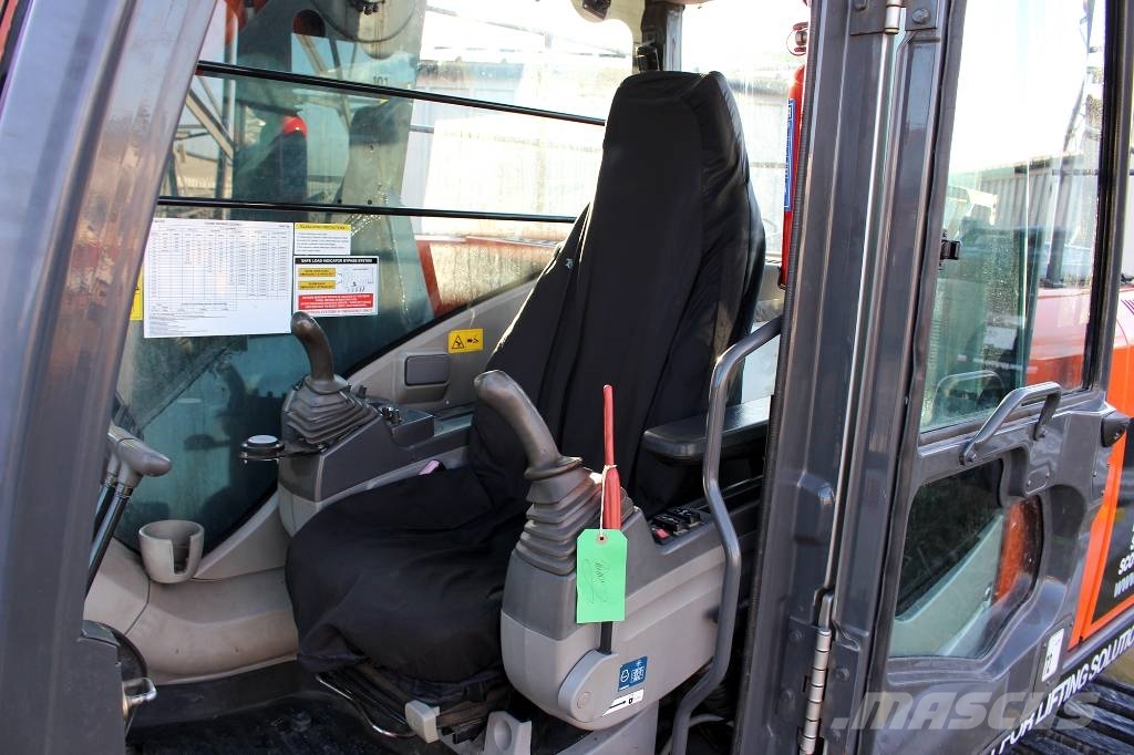 Hitachi ZX 210 LC-3 حفارات زحافة