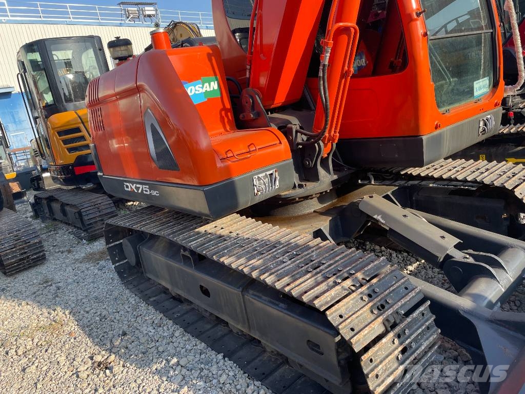 Doosan DX 75-9 C Bagri goseničarji