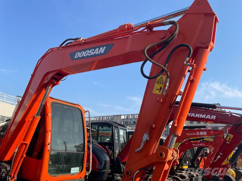 Doosan DX 75-9 C Bagri goseničarji