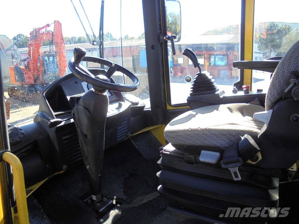 Bomag BW 213 D-4 Rulli monotamburo