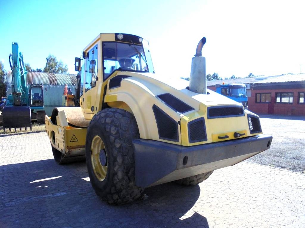 Bomag BW 213 D-4 Rulli monotamburo