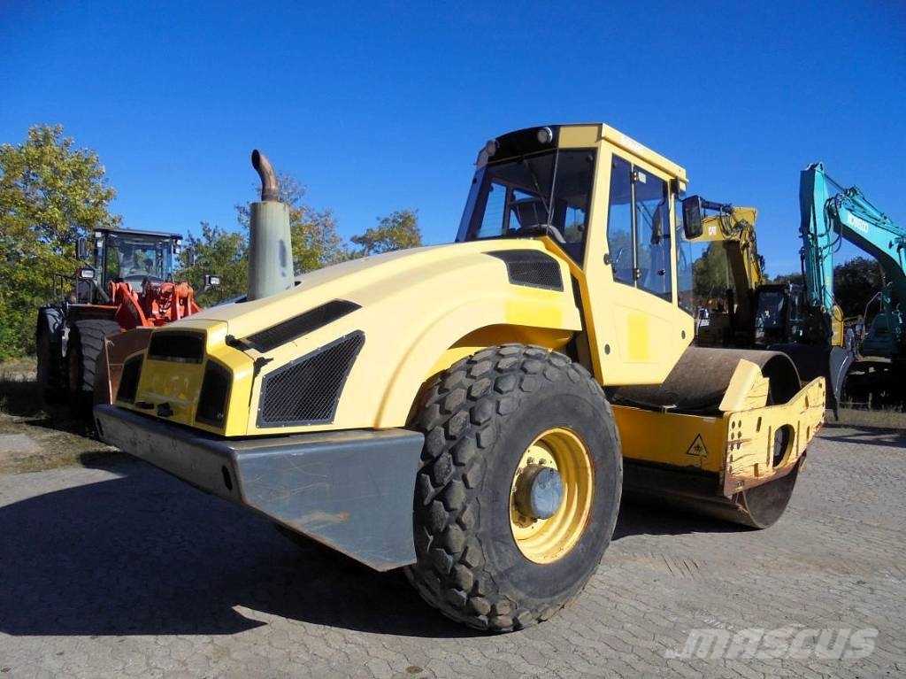 Bomag BW 213 D-4 Rulli monotamburo