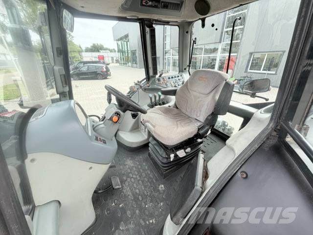 Valtra N103 Hitech5 met voorlader Tractors