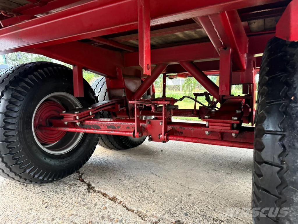 Strautmann Super vitesse 260 DO Dosseerwalsen Opraapwagen Lad Cosechadoras de forraje autopropulsadas