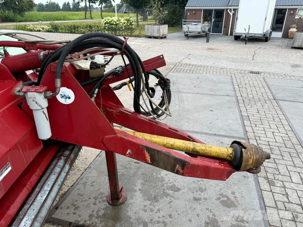 Strautmann Super vitesse 260 DO Dosseerwalsen Opraapwagen Lad Cosechadoras de forraje autopropulsadas