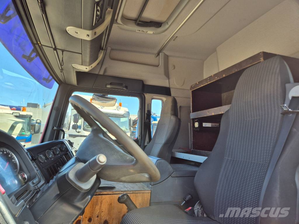 MAN TGL 12.240 BL // Machinetransport / Cartransport// Transport vehicles