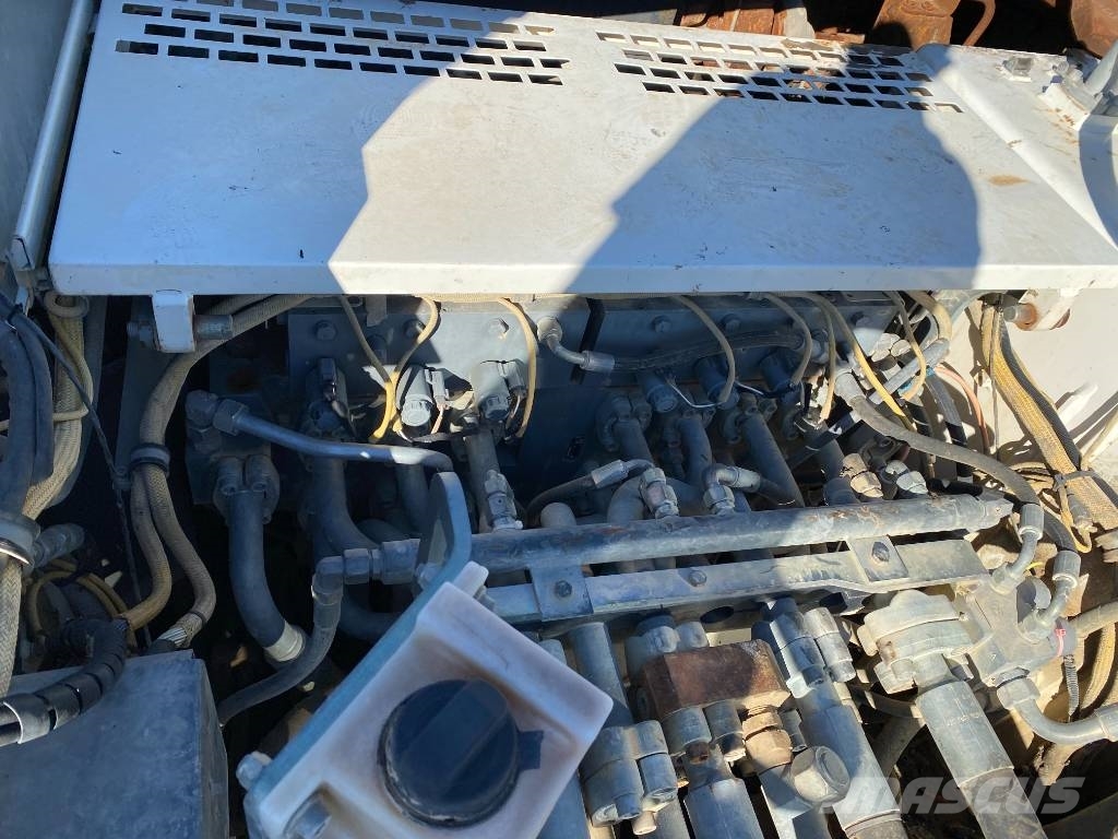 Liebherr R964C LCV LITRONIC 2013 Vente en pièces détachée Sliedes, ķēdes un šasija