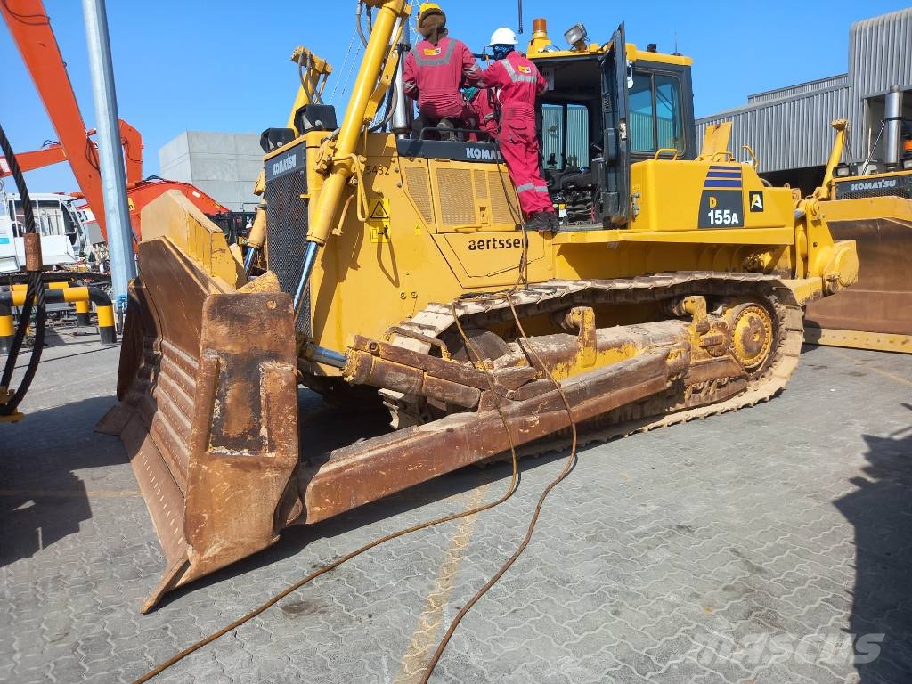 Komatsu D155A-6R (4pcs available for sale in Abu Dhabi) Dozere Beltegående