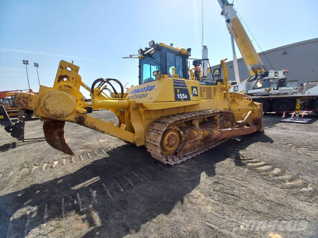 Komatsu D155A-6R (4pcs available for sale in Abu Dhabi) Dozere Beltegående