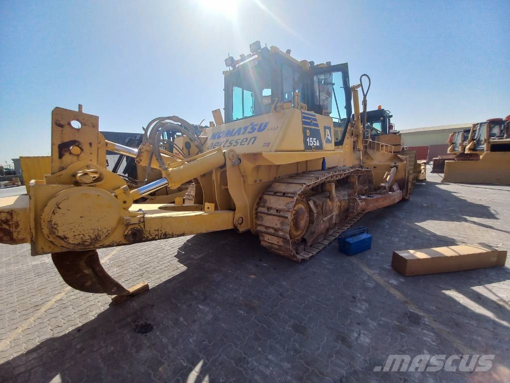 Komatsu D155A-6R (4pcs available for sale in Abu Dhabi) Dozere Beltegående